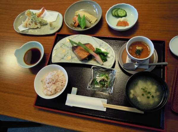 提供料理例