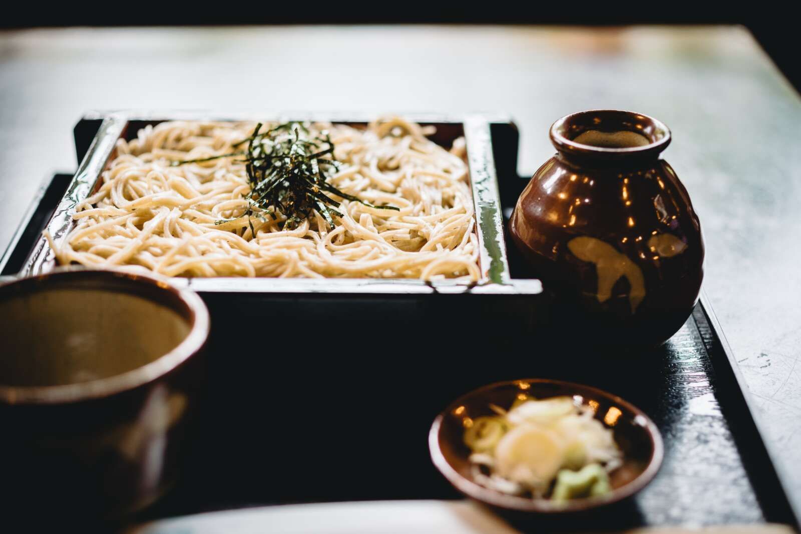 周辺には人気なお蕎麦屋さんなども！