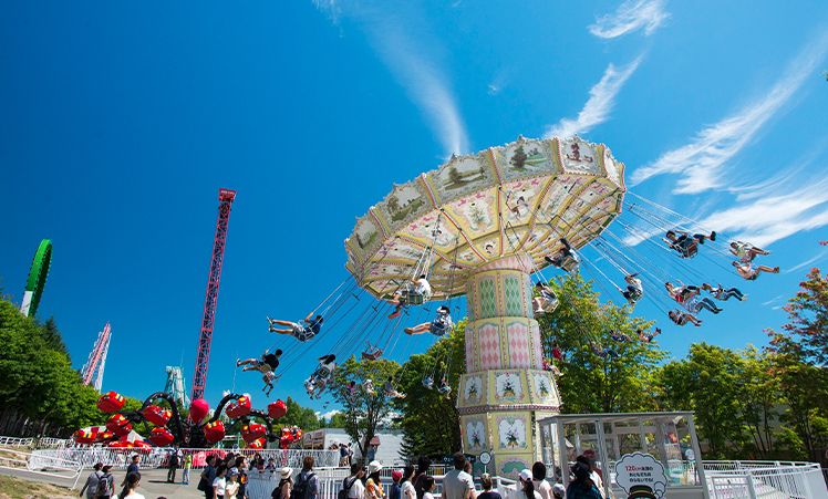 夏は遊園地が人気！