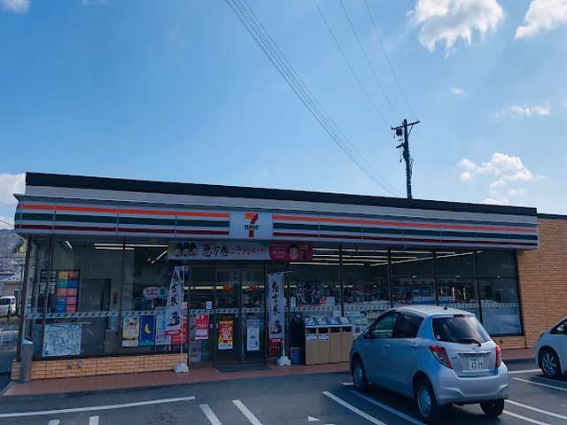 徒歩15分程でコンビニもございます。