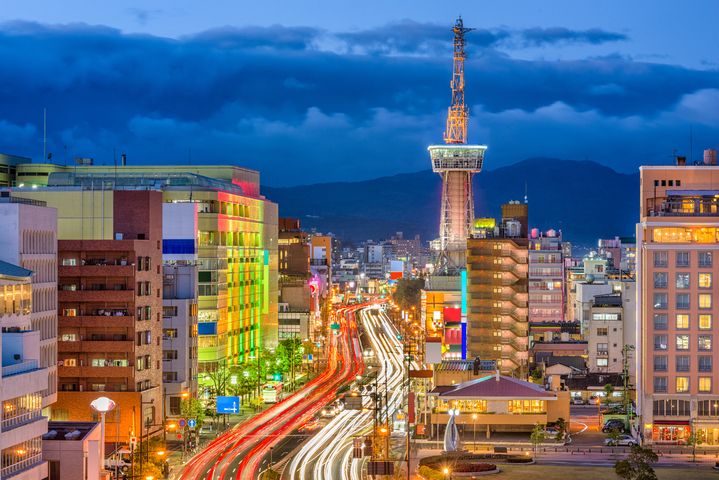 別府タワー！夜景は「日本夜景遺産」に認定されており、ムード満点な街の煌めきが広がります。﻿