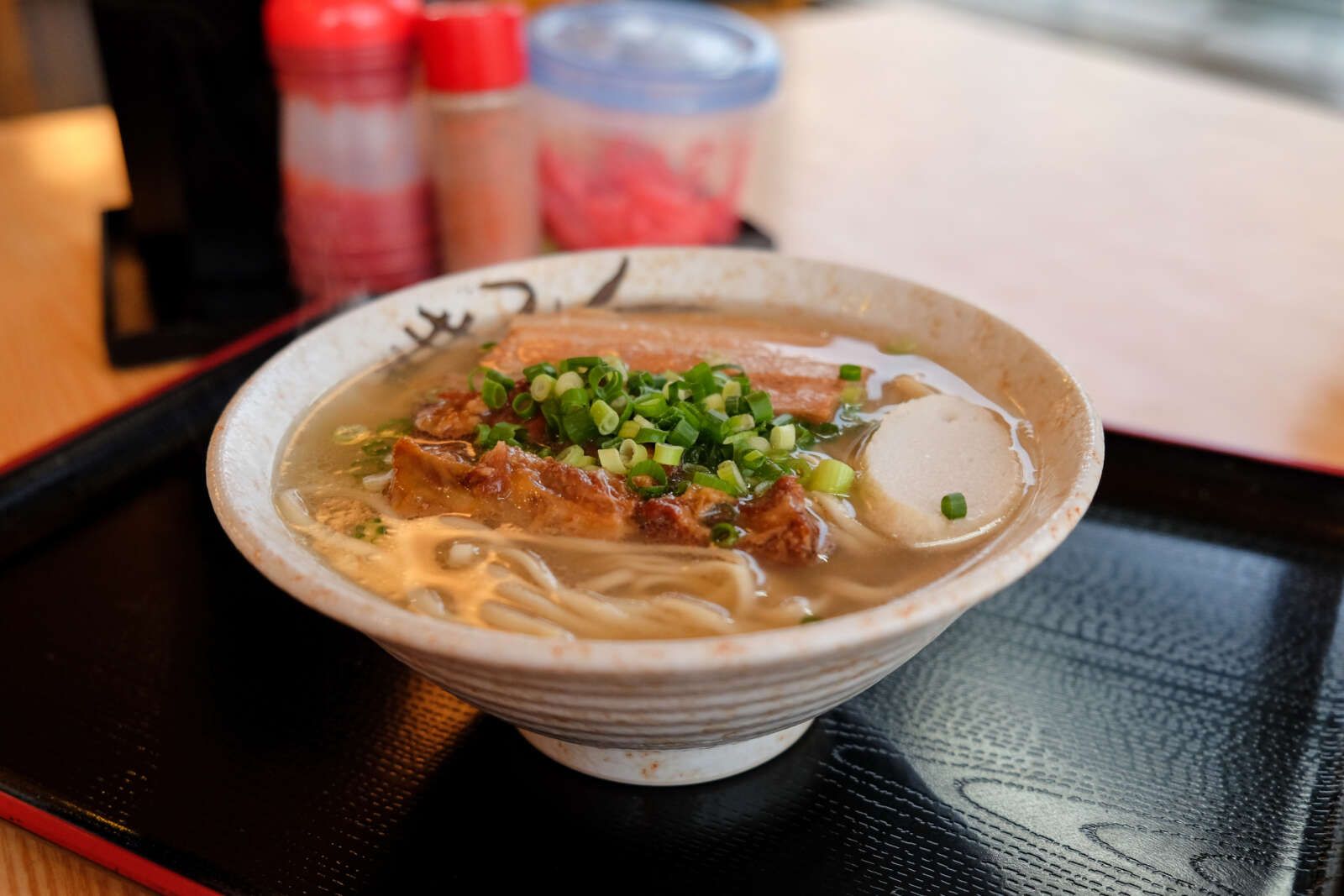 沖縄そばのお店も複数あり！お気に入りを探しみてください。