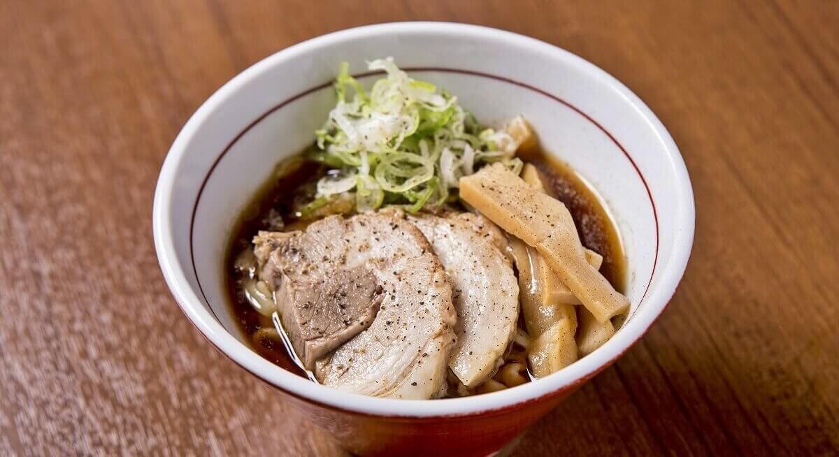 富山ブラックラーメン（ライブキッチン提供）