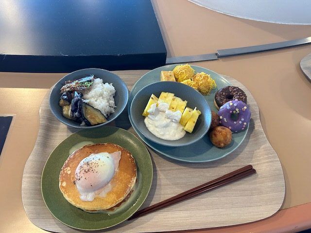 朝はおいしいバイキングが食べられます！