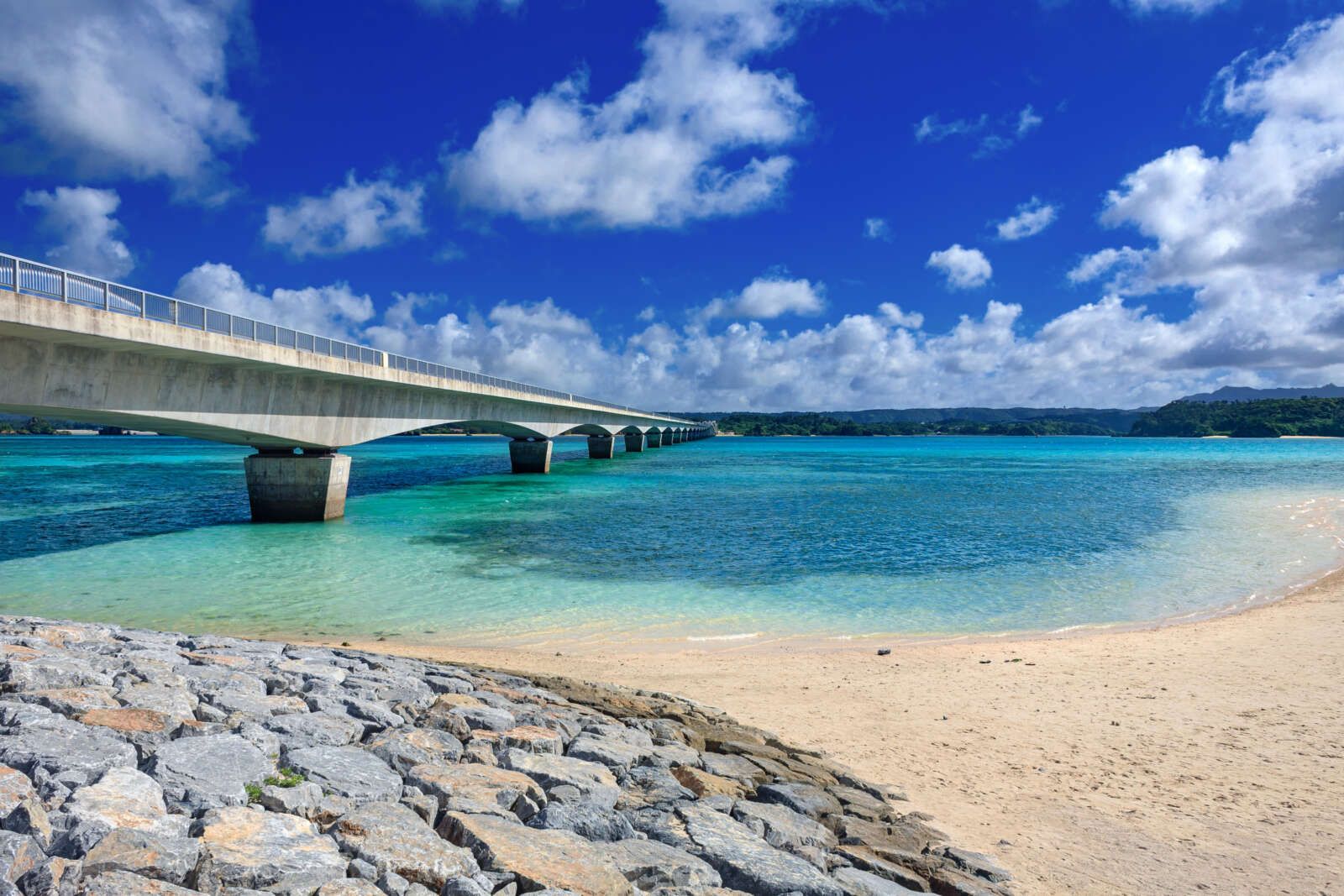 沖縄本島の海も綺麗です！