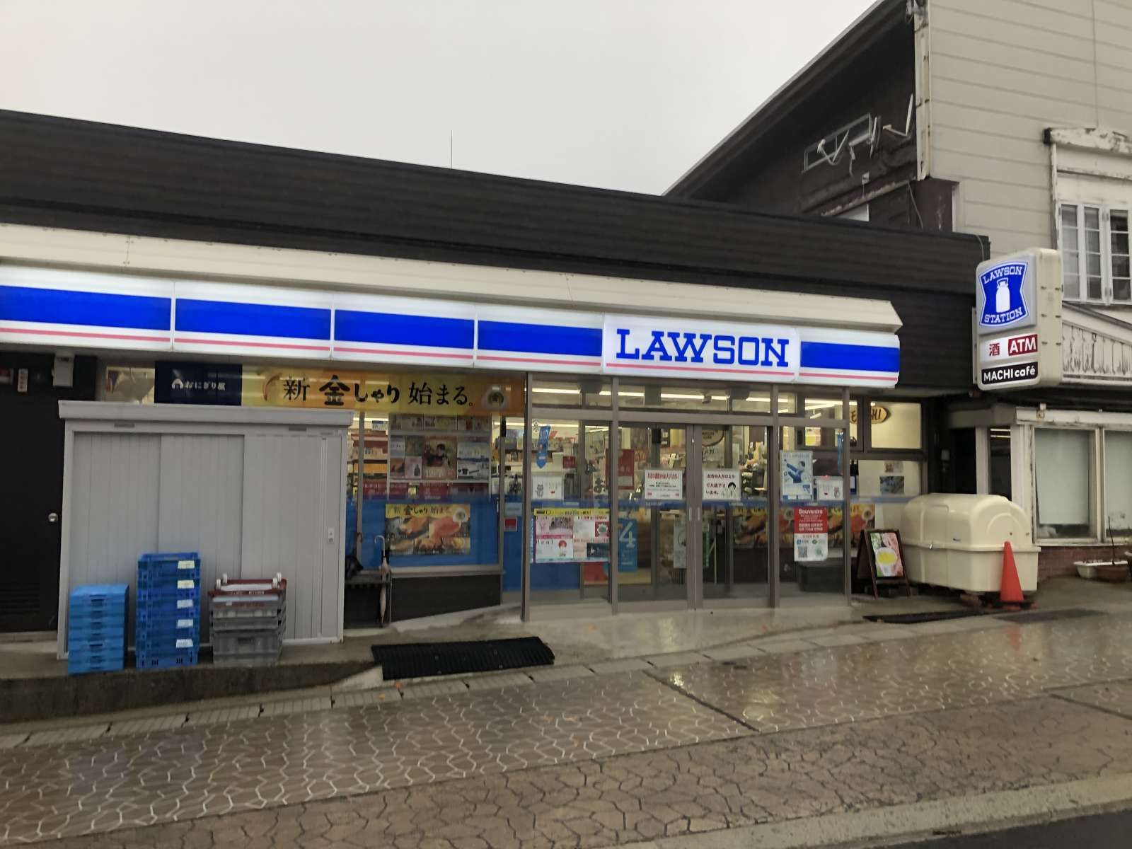 コンビニもあります！