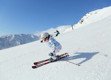 HAKUBA VALLEYエリア10スキー場が滑れる！※勤務期間(３ヶ月以上の勤務）など、貸出条件あります