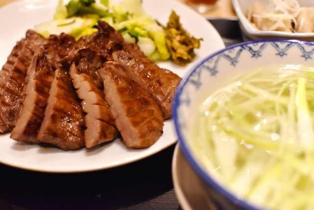 仙台へ行ったら是非牛タンを召し上がってください。複数お店があるので食べ比べ等も楽しめます！
