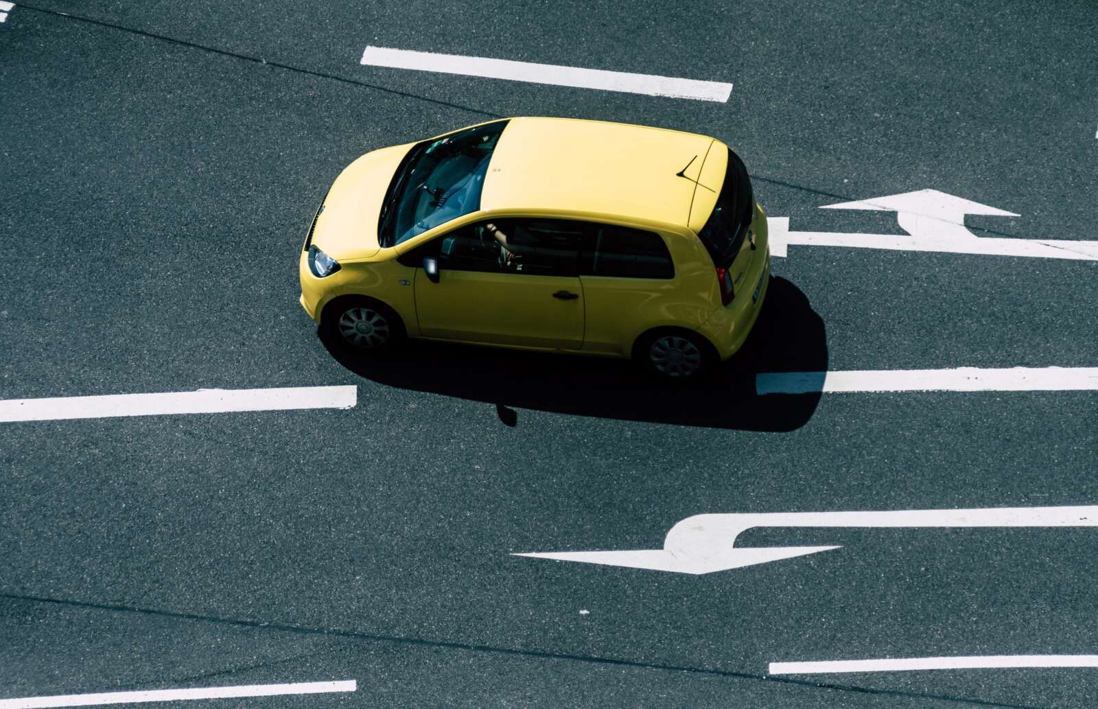 車関係の会社の事務業務になります！