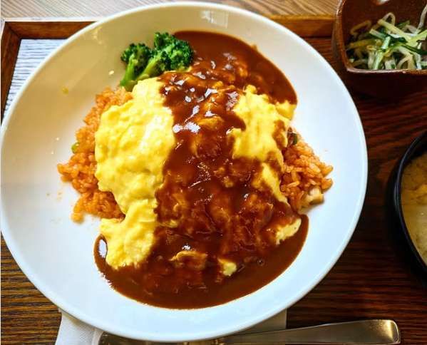【日替わりメニュー例】オムライス定食