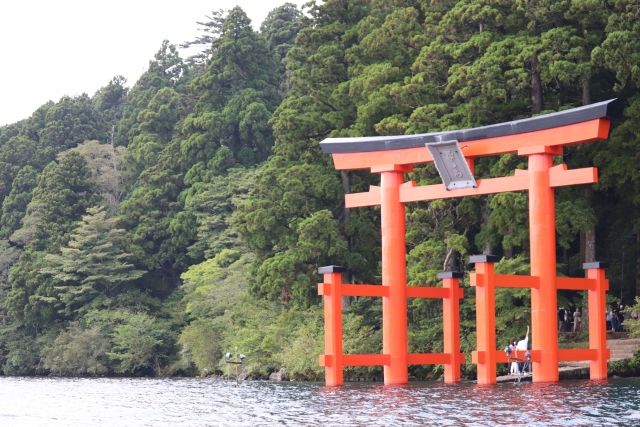 箱根の名所「芦ノ湖」