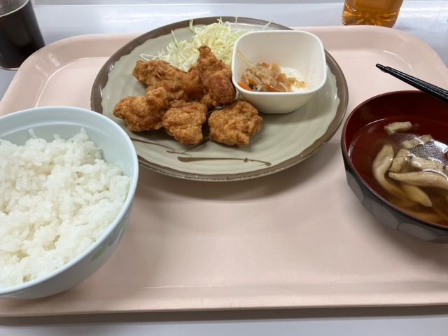 おなか一杯あたたかいご飯が食べられます！