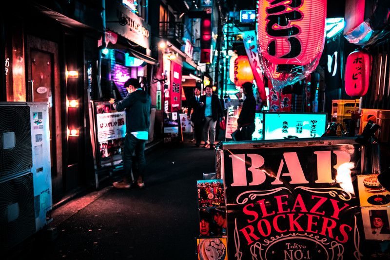 市街地ならではの飲食店も多数ございます