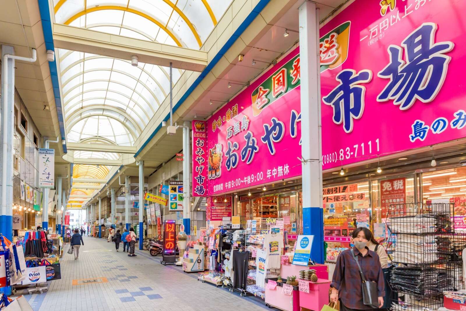 石垣市内までバスも利用可能です
