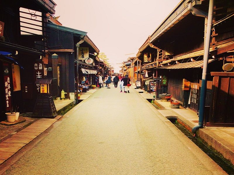 休日は、高山の古い街並み観光もできます！