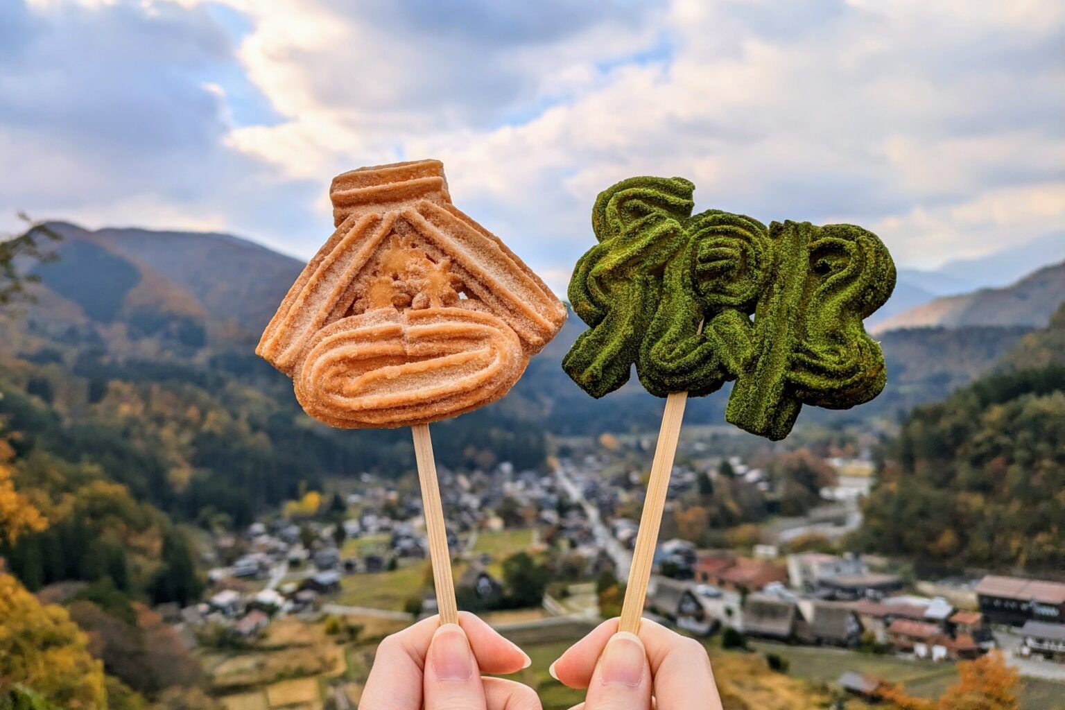 白川郷の“郷”と“合掌造り”を模した米粉のチュロスはサクサク、モチモチ。
