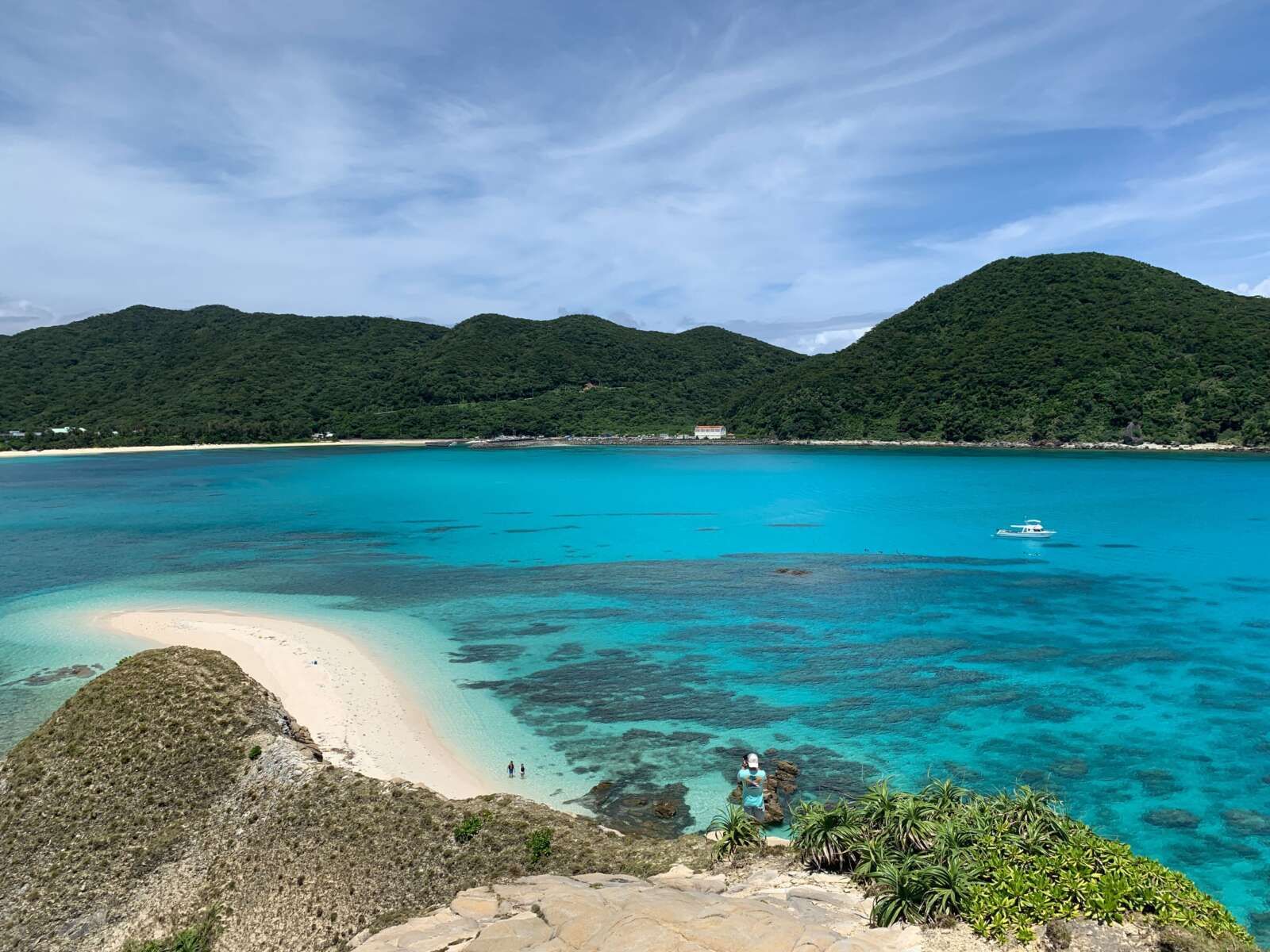 無加工！渡嘉敷島の海です。