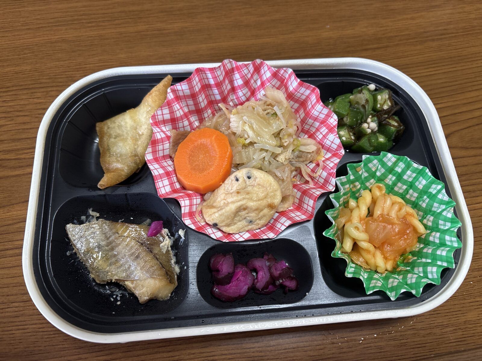 食事支給のおかず一例です