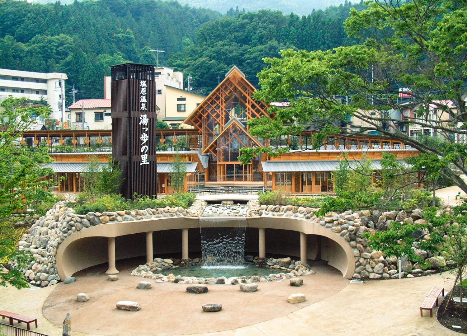 【疲労回復】周辺に日帰り温泉多数！