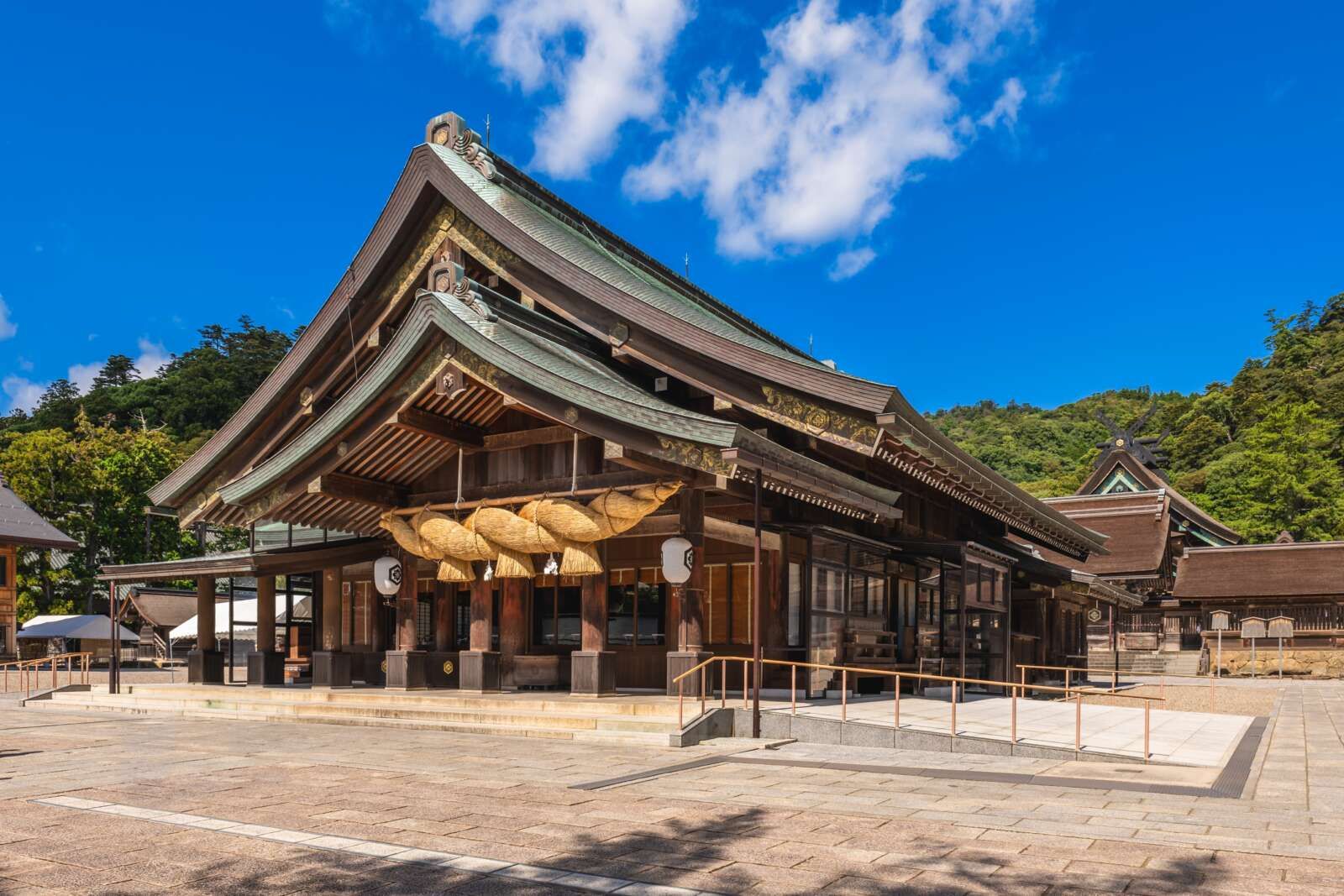 縁結びの神様「大国主大神（おおくにぬしのおおかみ）」で有名な出雲大社。
