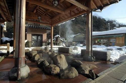 城崎には無料の足湯もございます！