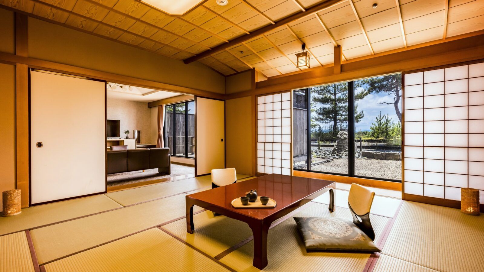 客室例