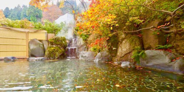 「露天大岩風呂」無料で利用可