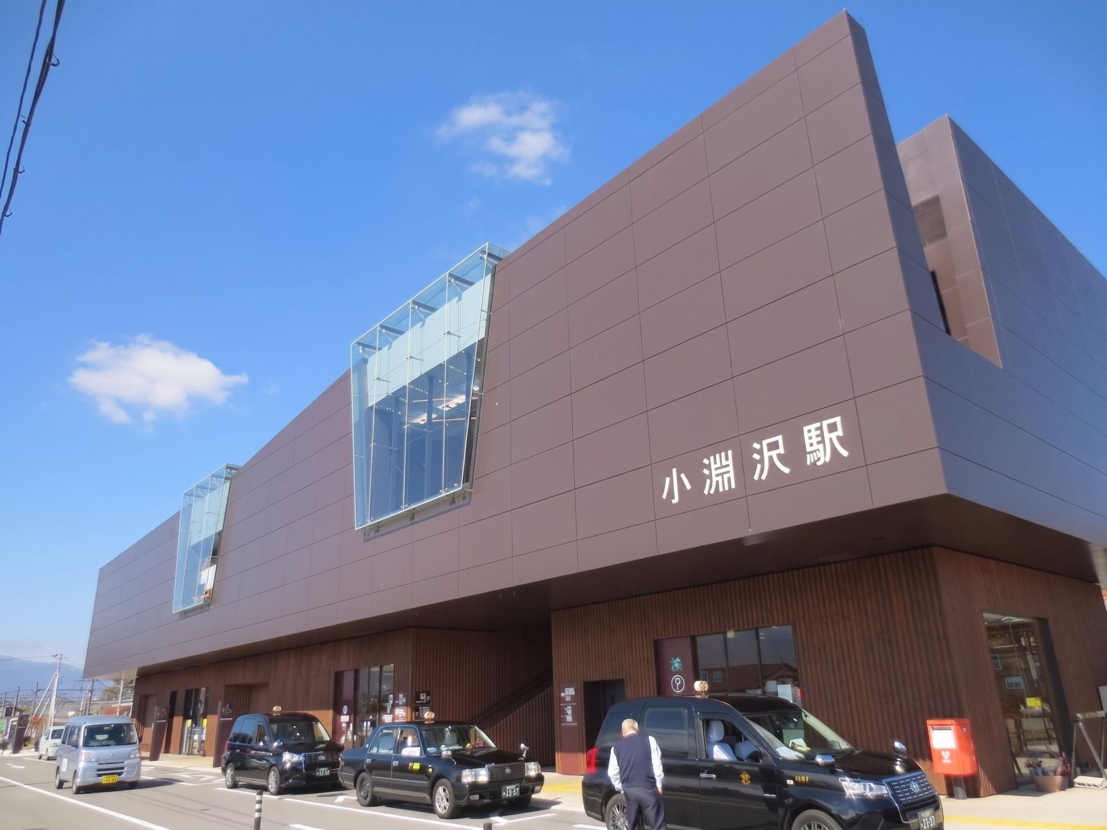 小淵沢駅から徒歩1分！