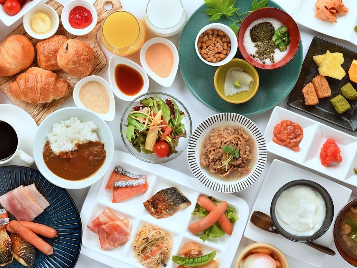 朝食バイキング無料で食べられます！