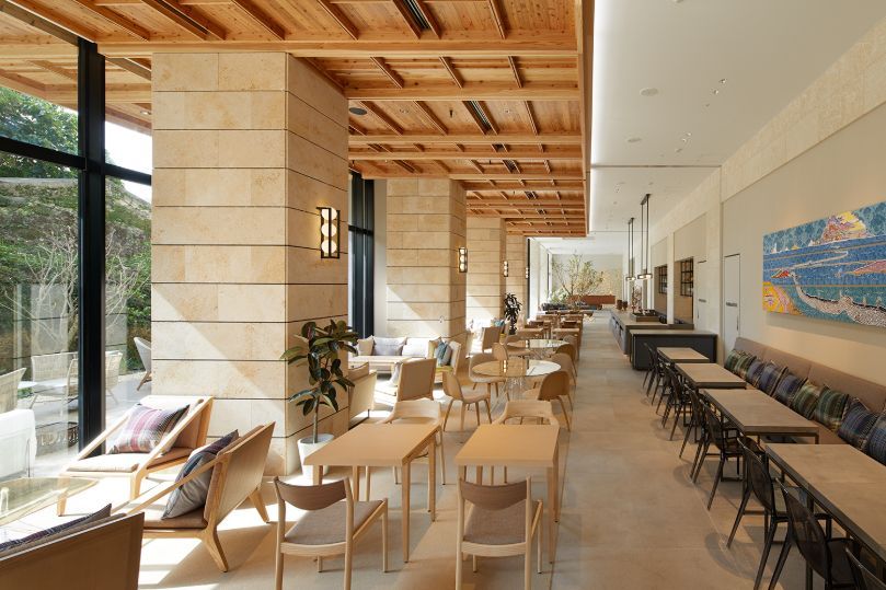 「CAFE STRATA」