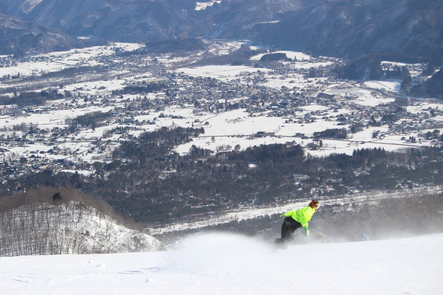 白馬の街並みを見下ろす大パノラマ