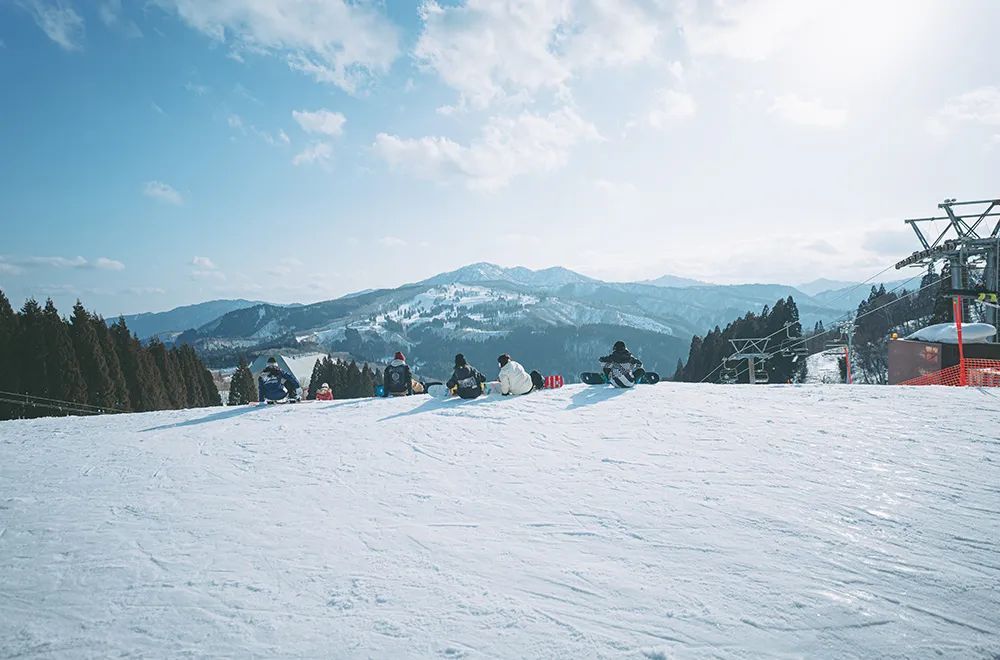 【リフト券無料】ゴンドラ1本で山頂へ 初級者～上級者まで楽しめる多彩な9つのコースをお楽しみいただけます！