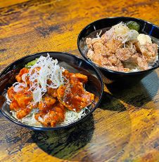 【メニュー例】からあげ丼・ヤンニョムチキン丼