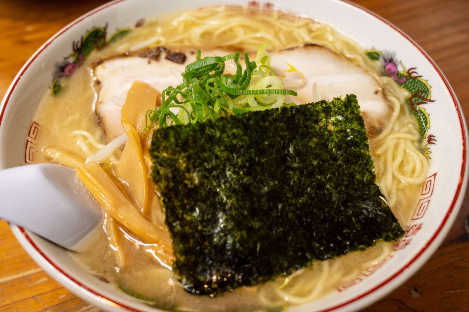 牛骨ラーメンがおススメです！