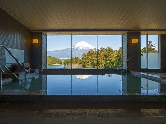 【施設内大浴場】