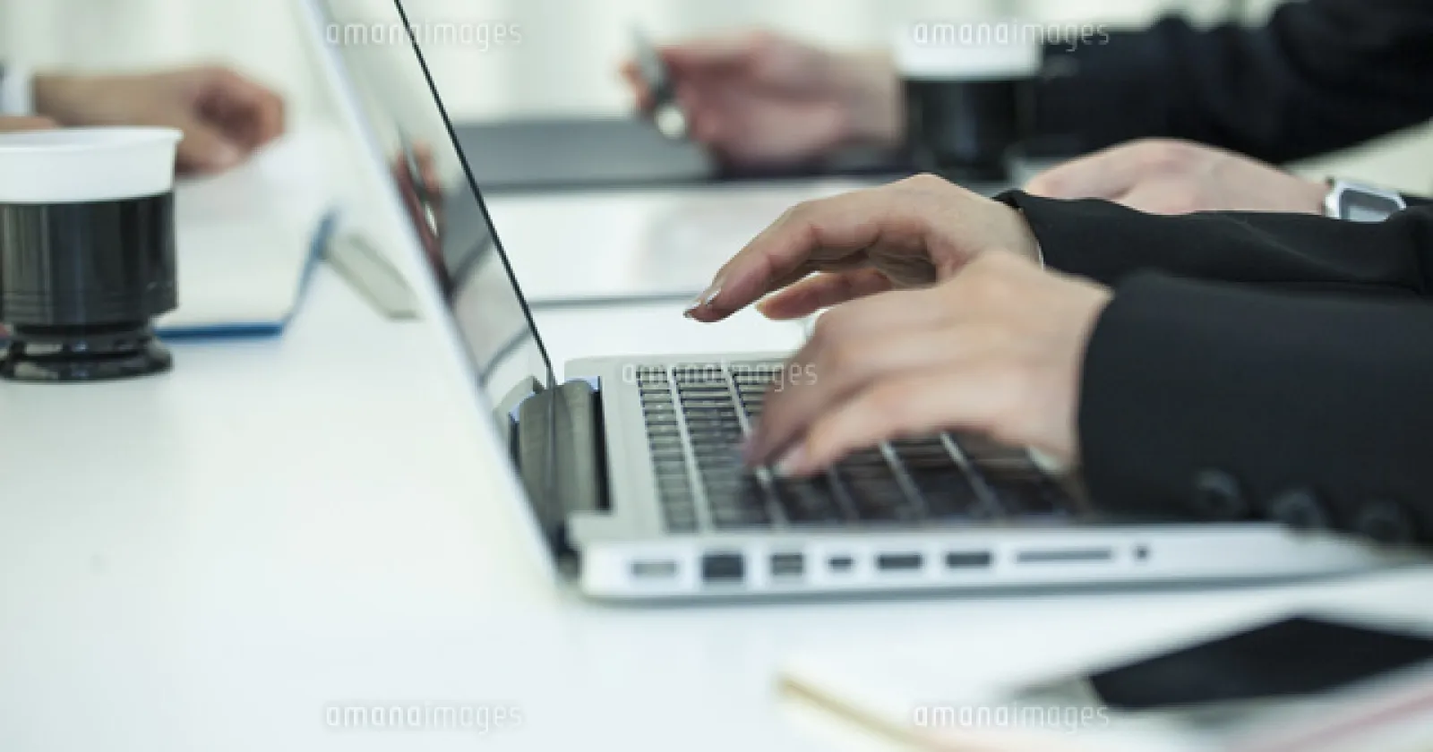 【生活費無料】【温泉入浴無料】【人気エリア】大人気の通し勤務!営業先リストアップなどのお仕事!